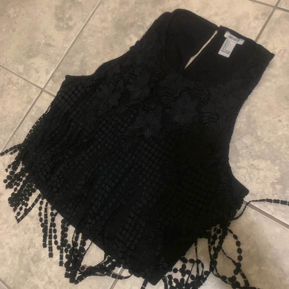 Black laces fringe crop top - Picture 7 of 7